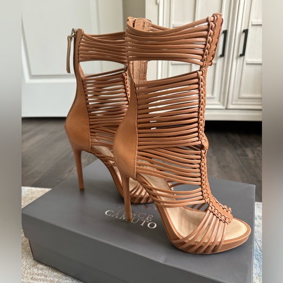 Vince Camuto Heels - Picture 2 of 3